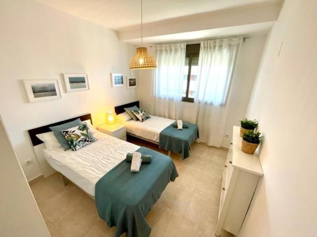 Gatu Premium Racimo, Terraza, Piscina, Aire Ac, Wifi Y Parking " Preferente Mayores De 25 Anos Y Familias " El Puerto de Santa María Exterior foto